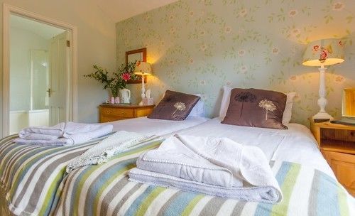 The Highdown Inn Totland 外观 照片